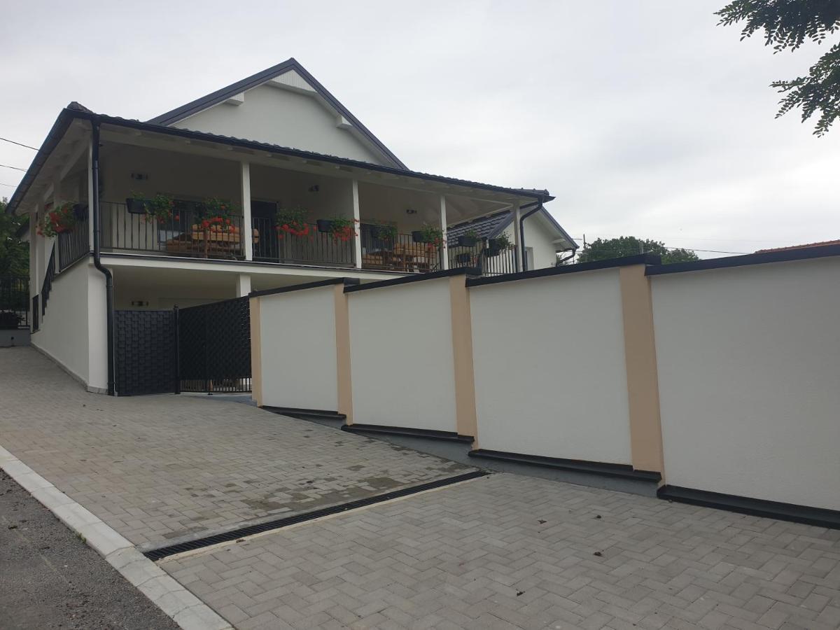 Apartmani Kruna Врднік Екстер'єр фото